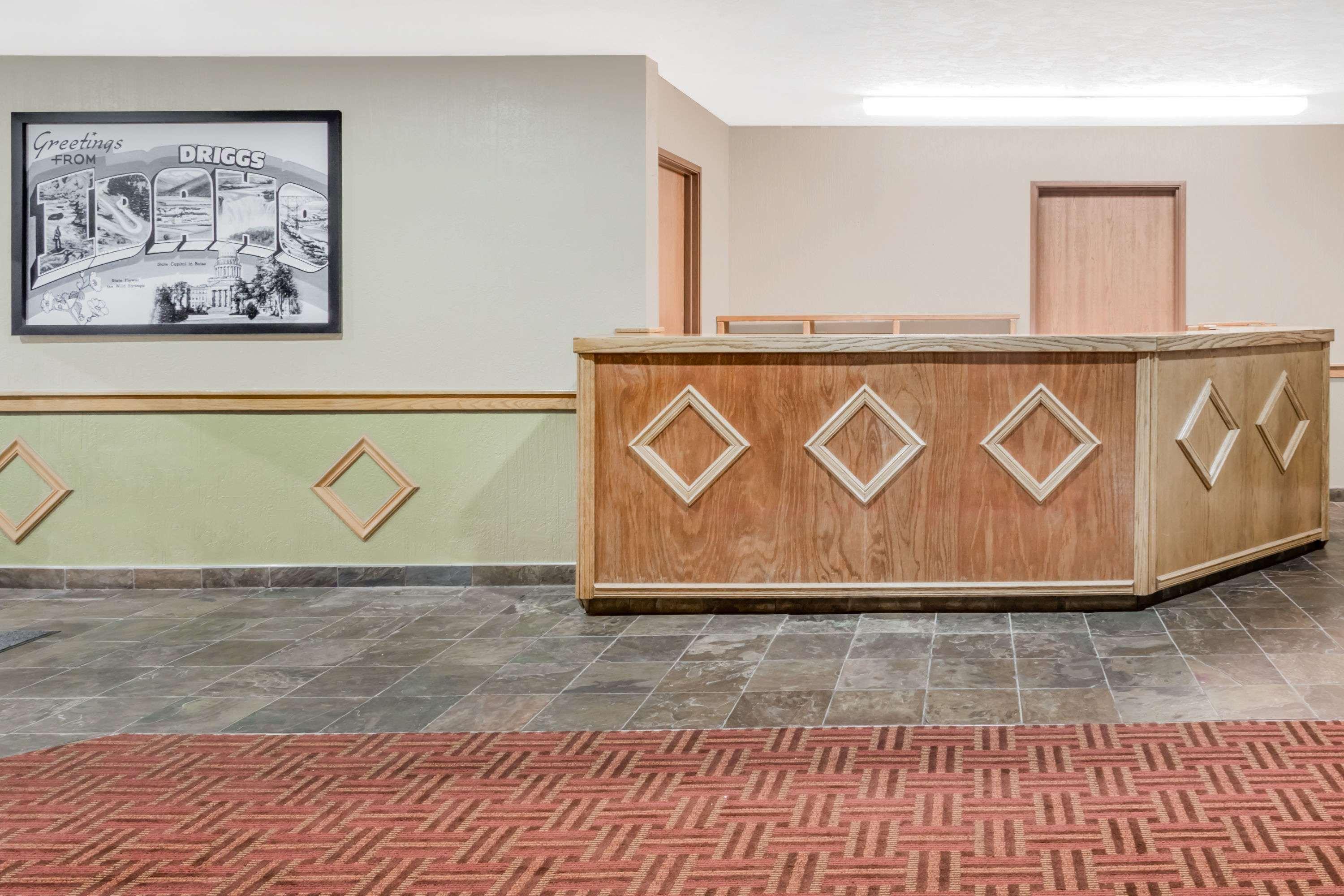 Super 8 By Wyndham Driggs Hotel Buitenkant foto